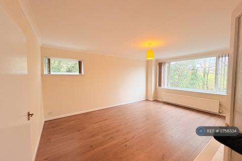 3 bedroom flat to rent, Glenside Crescent, West Kilbride, KA23