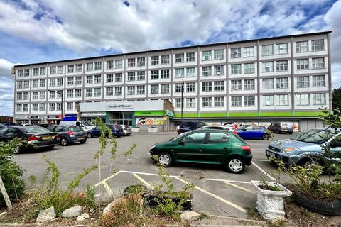 1 bedroom flat for sale, Flat 20 Stanford House, Princess Margaret Road, East Tilbury, Tilbury, Essex, RM18 8YP