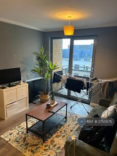 1 bedroom in a flat share to rent, Victoria Road, London, W3