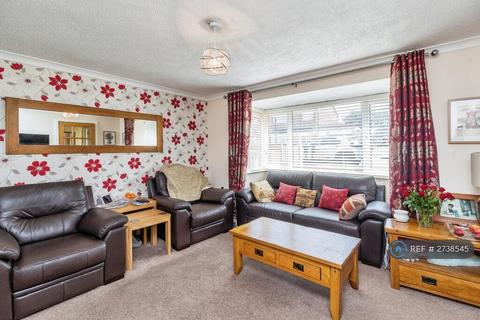 3 bedroom semi-detached house to rent, Middlesex Drive, Bletchley, Milton Keynes, MK3