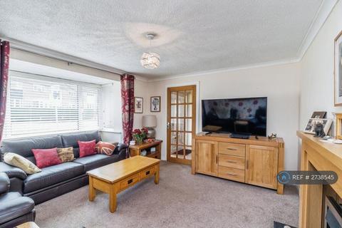 3 bedroom semi-detached house to rent, Middlesex Drive, Bletchley, Milton Keynes, MK3
