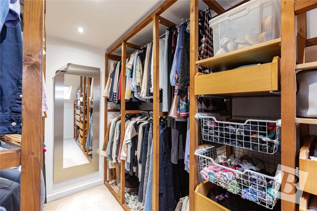 Walk-In Wardrobe