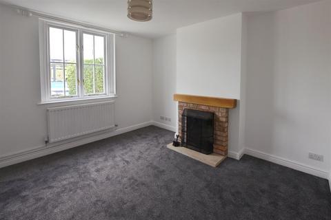 3 bedroom end of terrace house to rent, West Street, Helpston, Peterborough