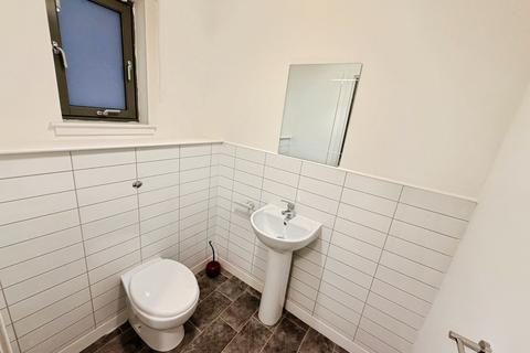 4 bedroom townhouse to rent, Lang Rigg, Edinburgh, EH30