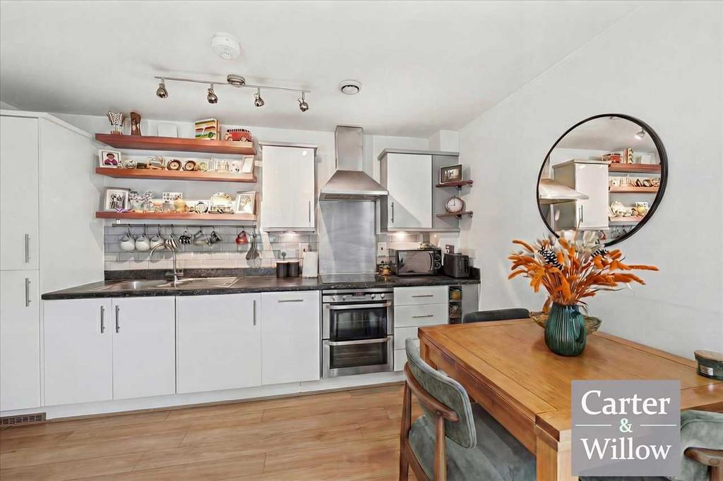 Kitchen / dining