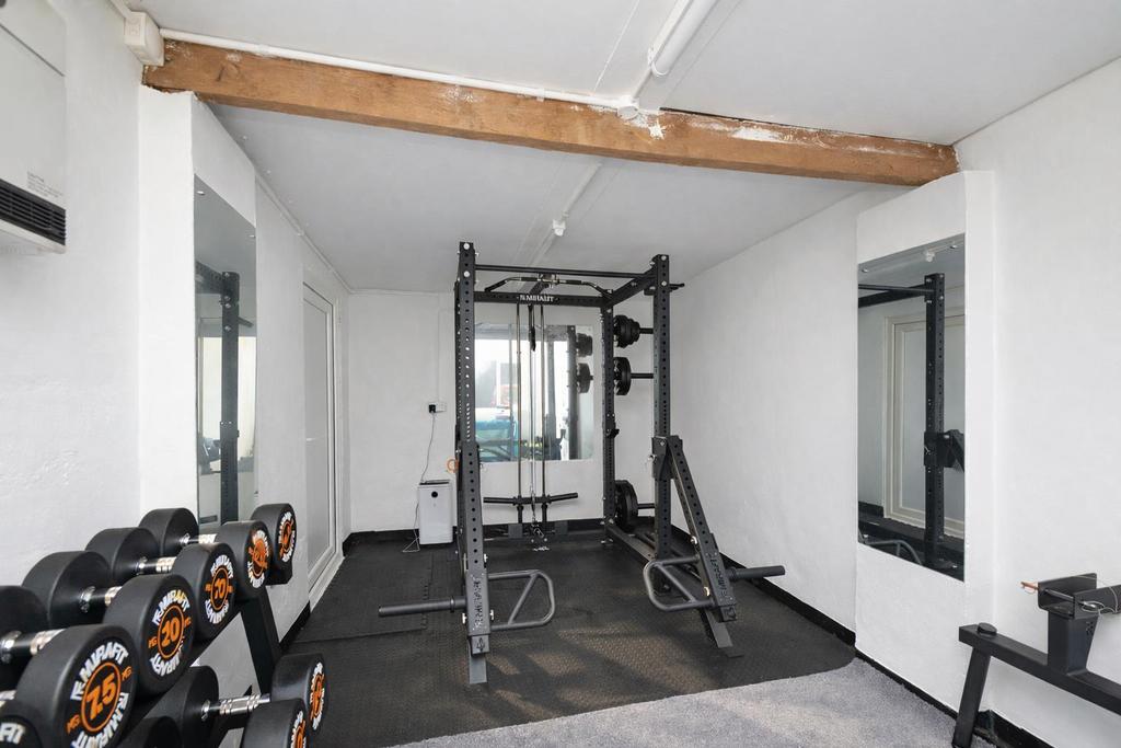 Garage Gym.jpg