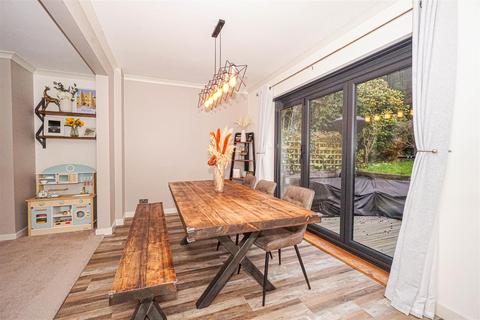 4 bedroom detached house for sale, St. Helens Park Road, Hastings