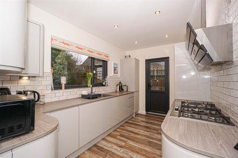 4 bedroom detached house for sale, St. Helens Park Road, Hastings