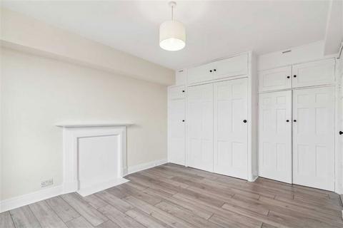 Studio to rent, Porchester Road, London W2