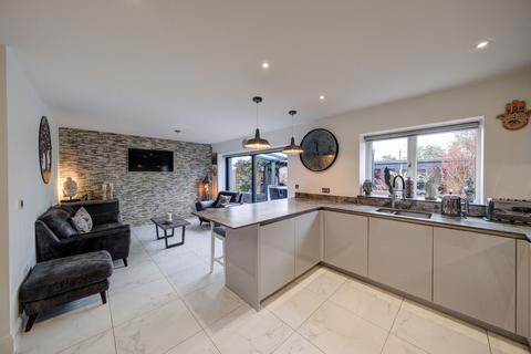 3 bedroom semi-detached house for sale, Robins Green, Lymm WA13