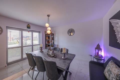 3 bedroom semi-detached house for sale, Robins Green, Lymm WA13
