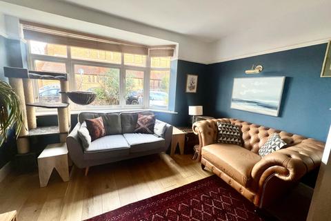 3 bedroom semi-detached house to rent, Cleveland Road, Chichester