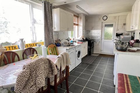 3 bedroom semi-detached house for sale, Wavell Road, Swindon SN2