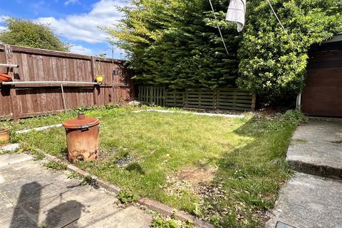 3 bedroom semi-detached house for sale, Wavell Road, Swindon SN2