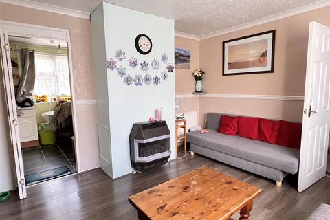 3 bedroom semi-detached house for sale, Wavell Road, Swindon SN2