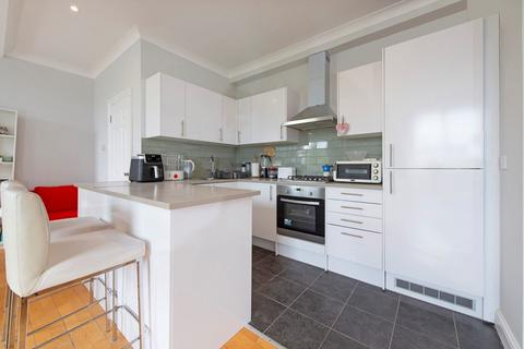 2 bedroom flat for sale, Ladbroke Grove, London W11