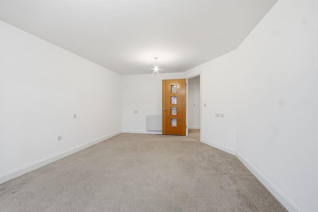 04-8afe36-edward-place 004-medium.jpg