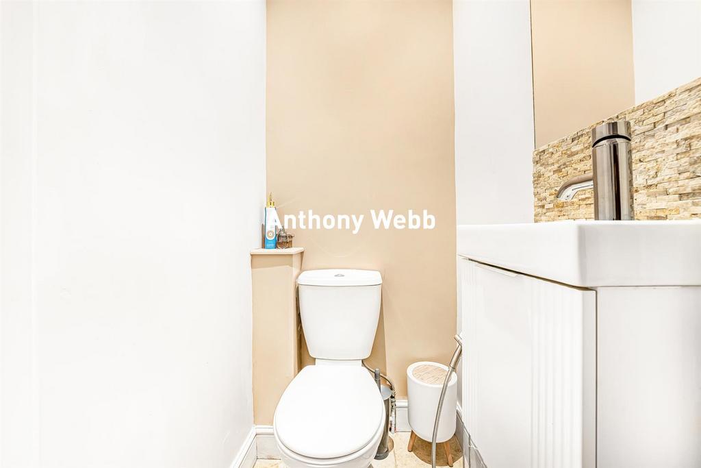 Ground floor cloak room