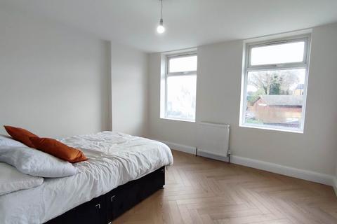 4 bedroom terraced house to rent, Davis Street, Plaistow, E13 9EE