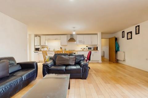 2 bedroom ground floor flat to rent, Laugan Walk