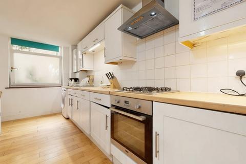 2 bedroom ground floor flat to rent, Laugan Walk