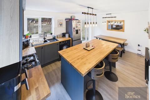 undefined, Lon-Y-Garwa, Caerphilly, CF83
