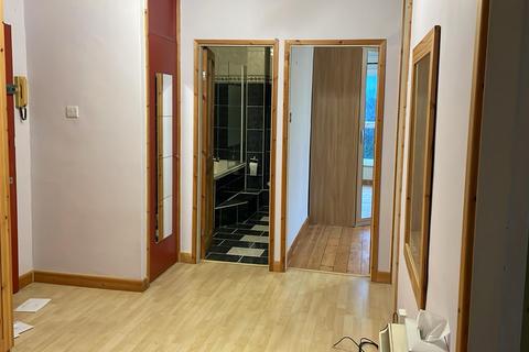 2 bedroom flat to rent, London Road, Romford RM7