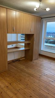 2 bedroom flat to rent, London Road, Romford RM7