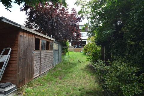 4 bedroom terraced house to rent, Quebec Road, Ilford IG2