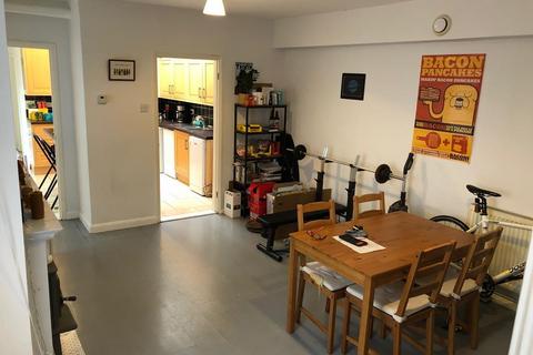 3 bedroom semi-detached house to rent, Reading Road, Suffolk IP4