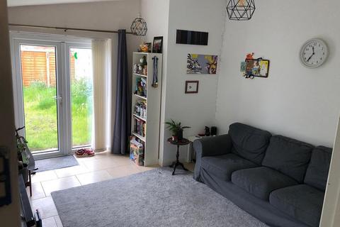 3 bedroom semi-detached house to rent, Reading Road, Suffolk IP4