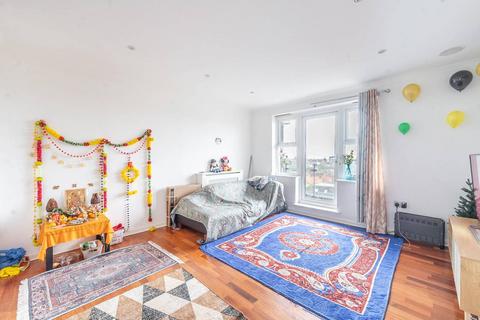 2 bedroom flat for sale, Stanley Road, South Harrow, Harrow, HA2
