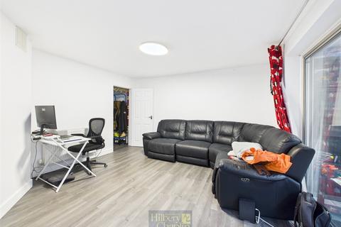 3 bedroom terraced house for sale, Little Dodden, Basildon, Essex, SS16