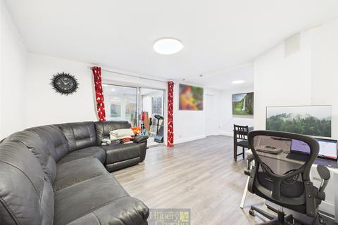 3 bedroom terraced house for sale, Little Dodden, Basildon, Essex, SS16