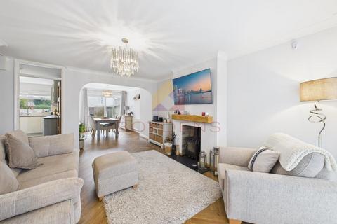 4 bedroom semi-detached house for sale, Keelers Way, Colchester CO6