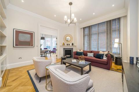 2 bedroom flat to rent, Green Street, London W1K