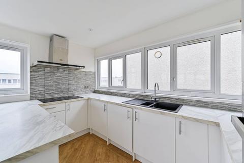 Caernarvon Close, Mitcham, CR4