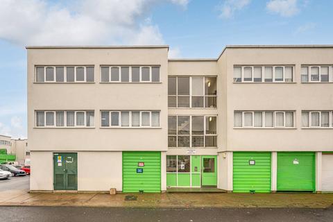 1 bedroom flat for sale, Caernarvon Close, Mitcham, CR4