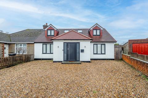 4 bedroom semi-detached house for sale, Hawthorn Crescent, Luton LU1