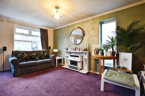 2 bedroom semi-detached house for sale, The Queensway, Hall Road, Hull