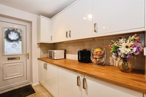 2 bedroom semi-detached house for sale, The Queensway, Hall Road, Hull