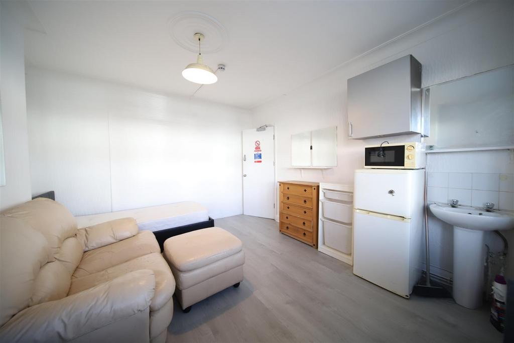 Room 3.JPG