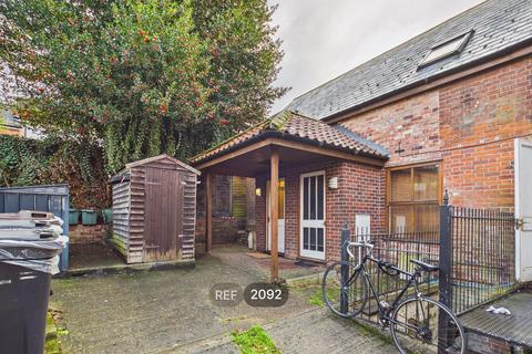 1 bedroom property to rent, Mersea Road, Colchester, CO2 7EX