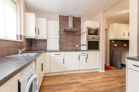 3 bedroom semi-detached house to rent, Castle Road, Leeds LS26