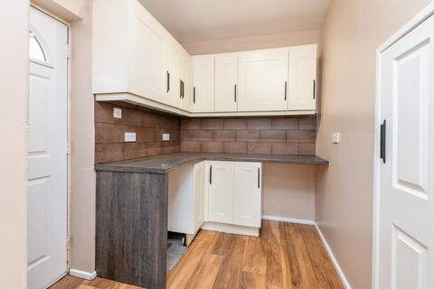 3 bedroom semi-detached house to rent, Castle Road, Leeds LS26