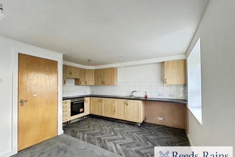 2 bedroom apartment to rent, Highclere Avenue, Greater Manchester M7