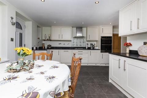 undefined, Tanyard Road, Huddersfield HD3