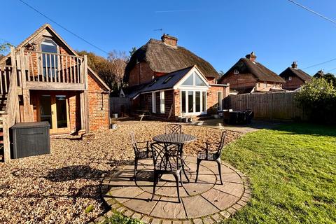 4 bedroom cottage for sale, East Stratton