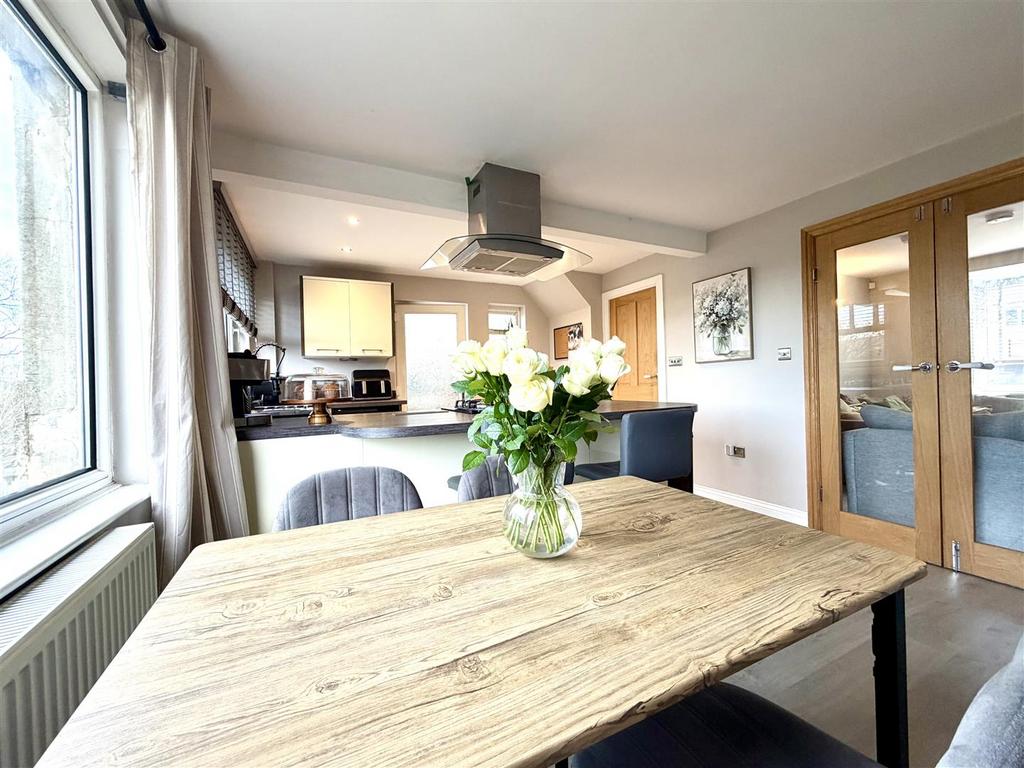 Dining kitchen