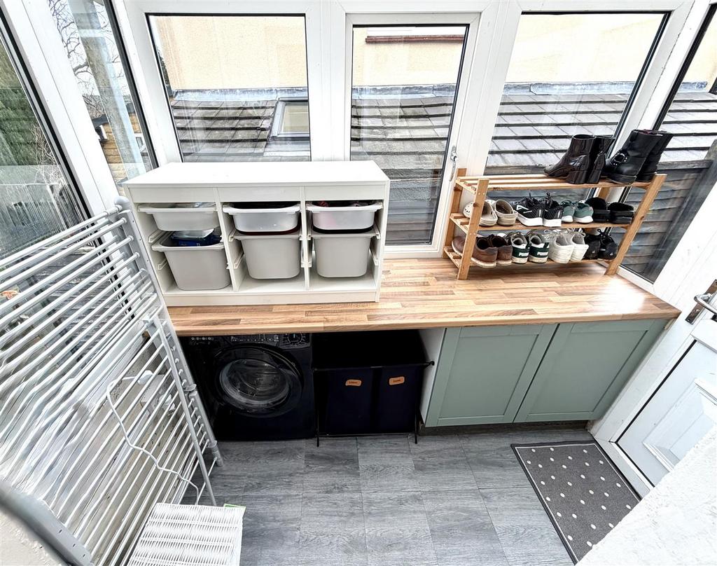 Utility porch